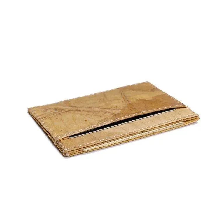 Natural vegan card holder made of leaves by Tree Tribe