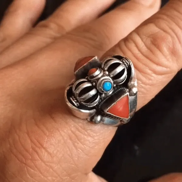 Nepalese Sterling Silver Spinning Tibetan Dorje / Vajra Ring