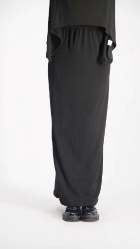 Ribbed Maxi Skirt / Black